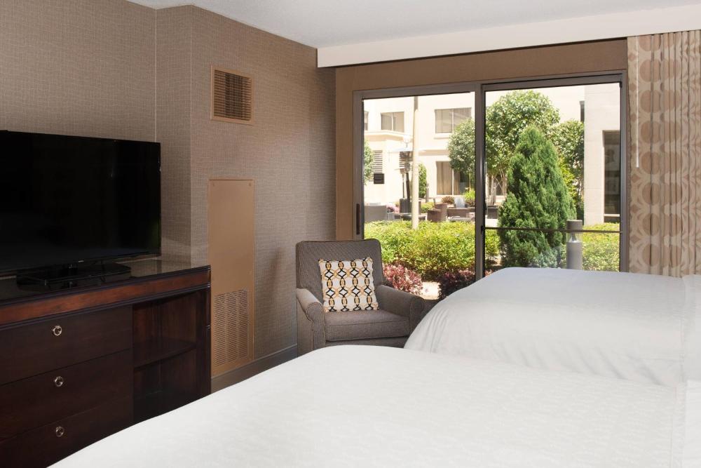 Standard Double Room with Two Double Beds - Ground Floor interior